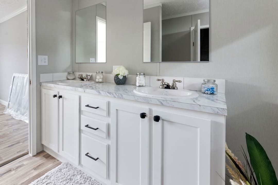 191 fairchase circle, stoney point nc 28678 bathroom home features