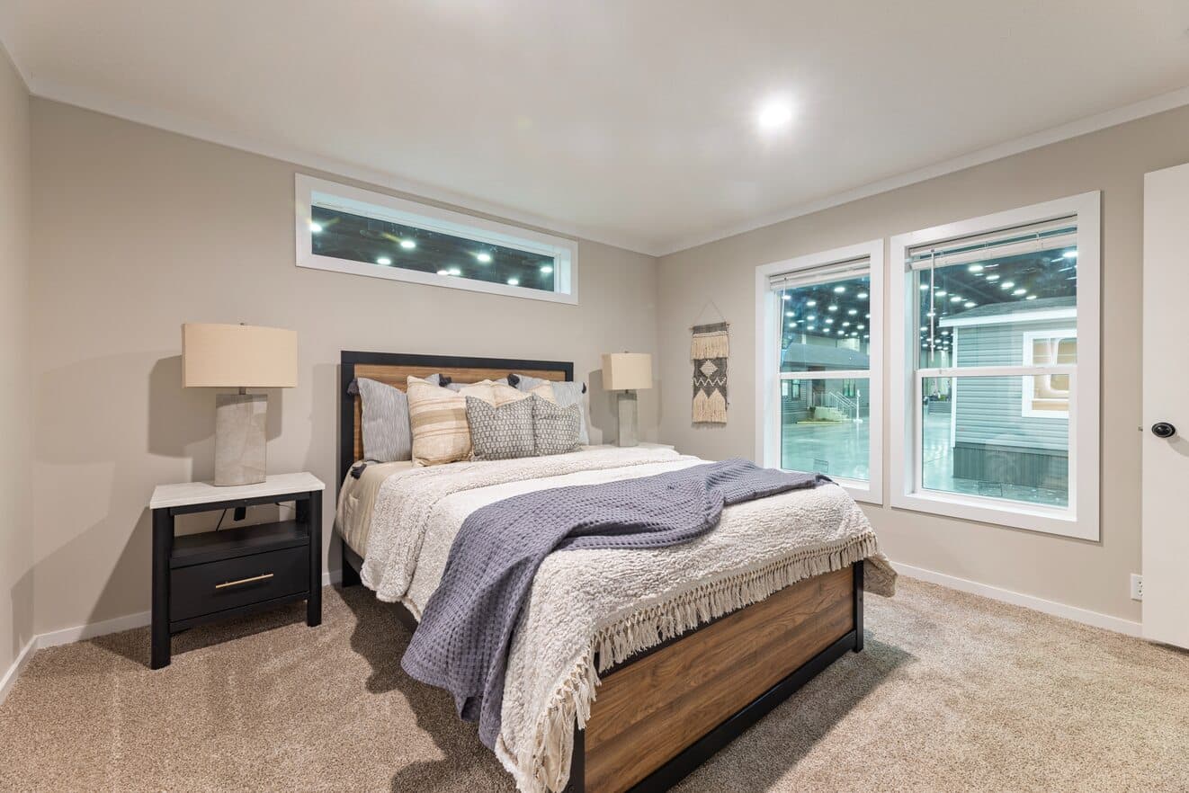 Atmos 28603n bedroom home features