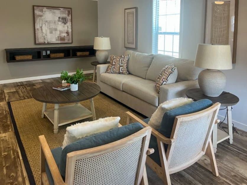 Lake manor double 2856h32p02 interior home features