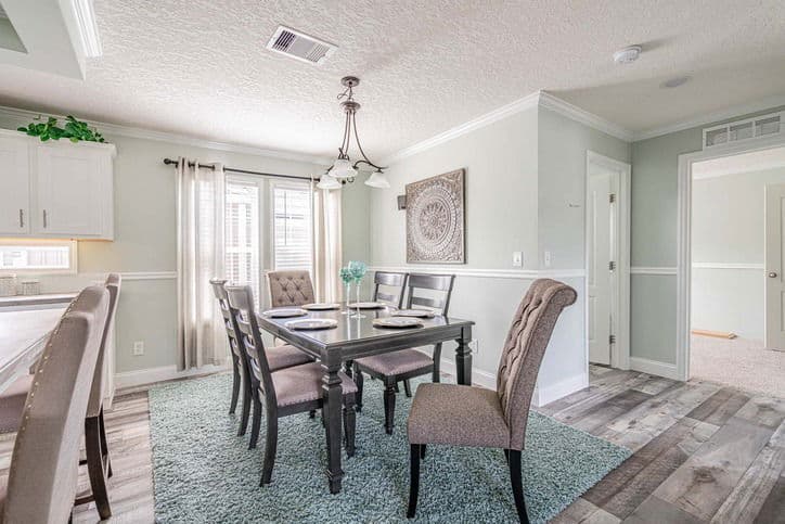 Camron 28563f interior home features