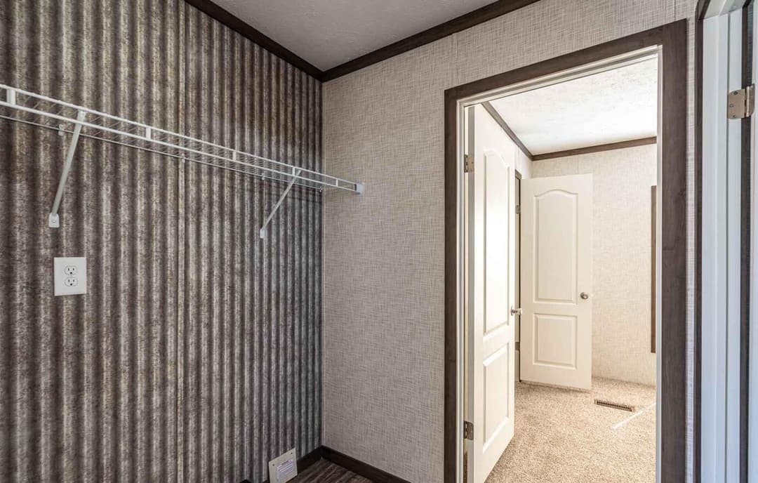 Pegasus 16763h interior home features