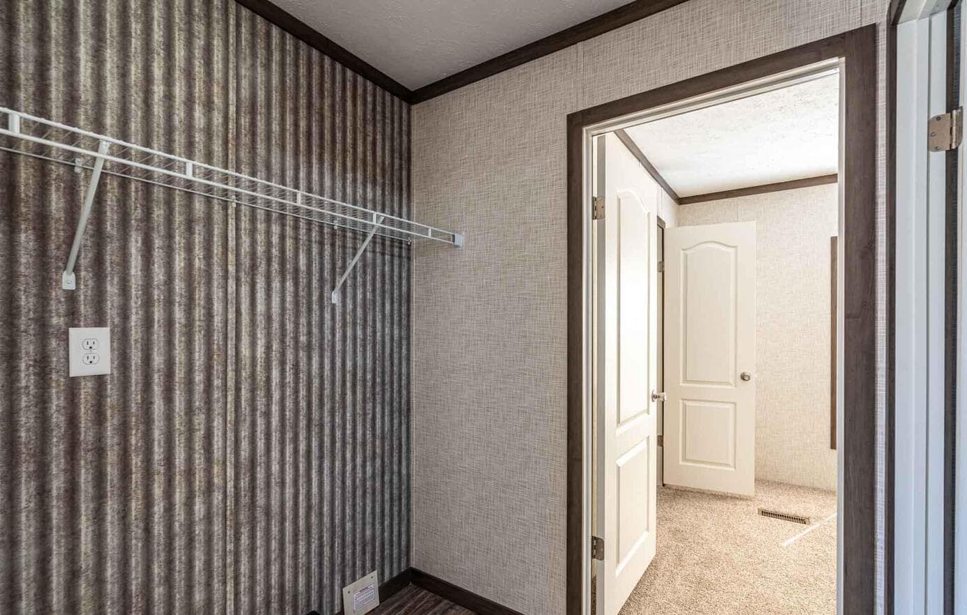 Pegasus 16763h interior home features