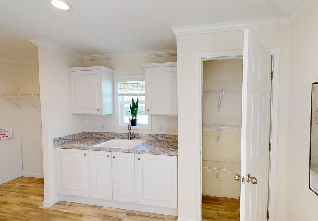 Sunrise interior home features