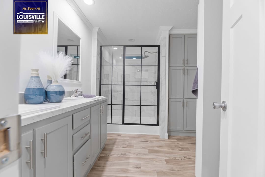 Palm harbor 16763t bathroom home features