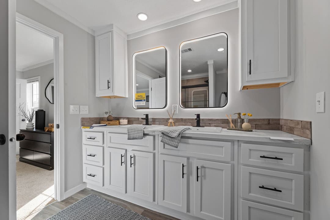 Helix 16763n bathroom home features