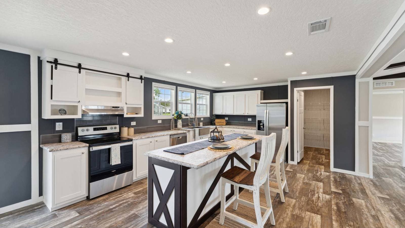 The justice kitchen home features