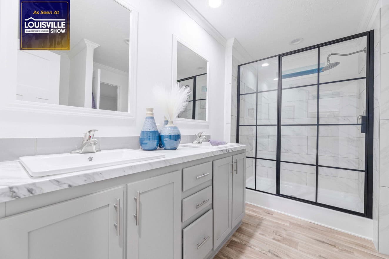 Palm harbor 16763t bathroom home features