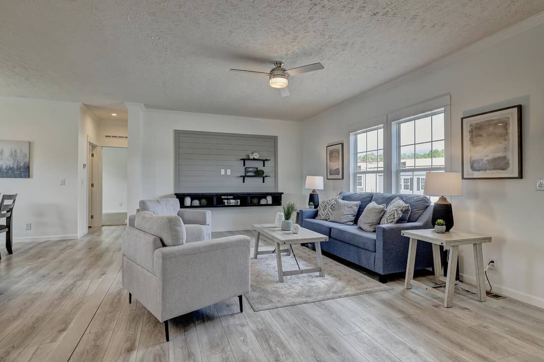 Ironclad 2856-08 interior home features