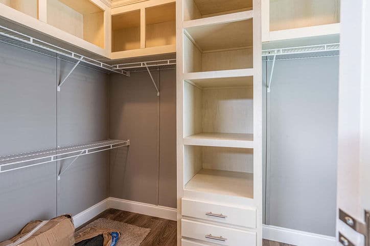 Thomas 32663b interior home features