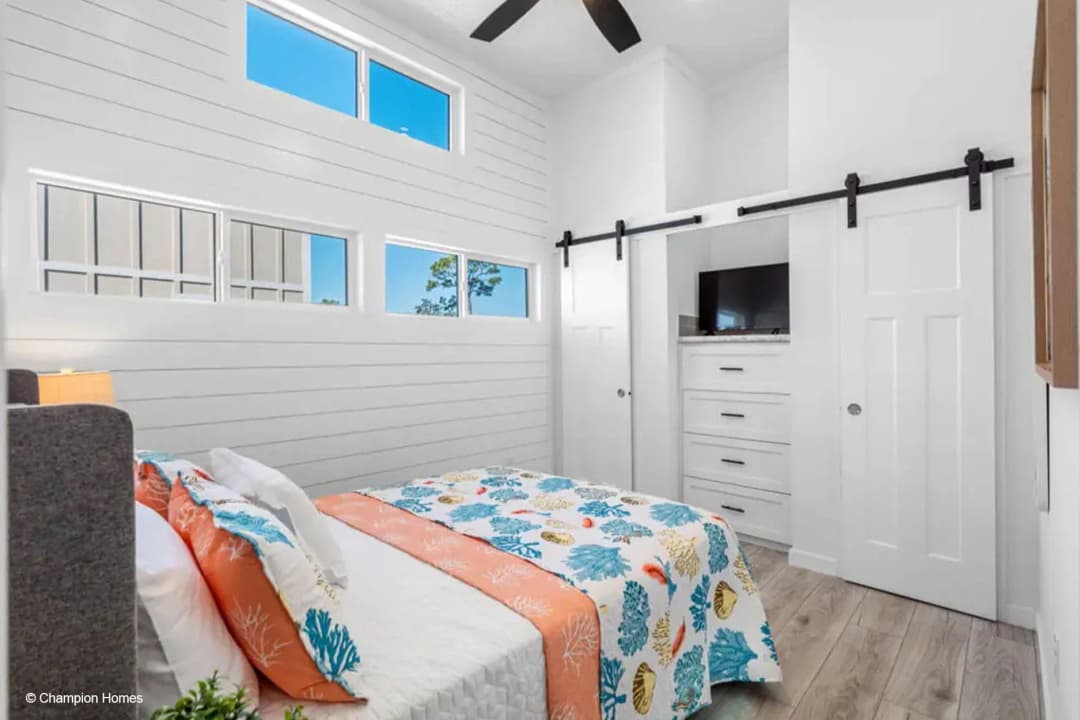 Park model 522 070 bedroom home features