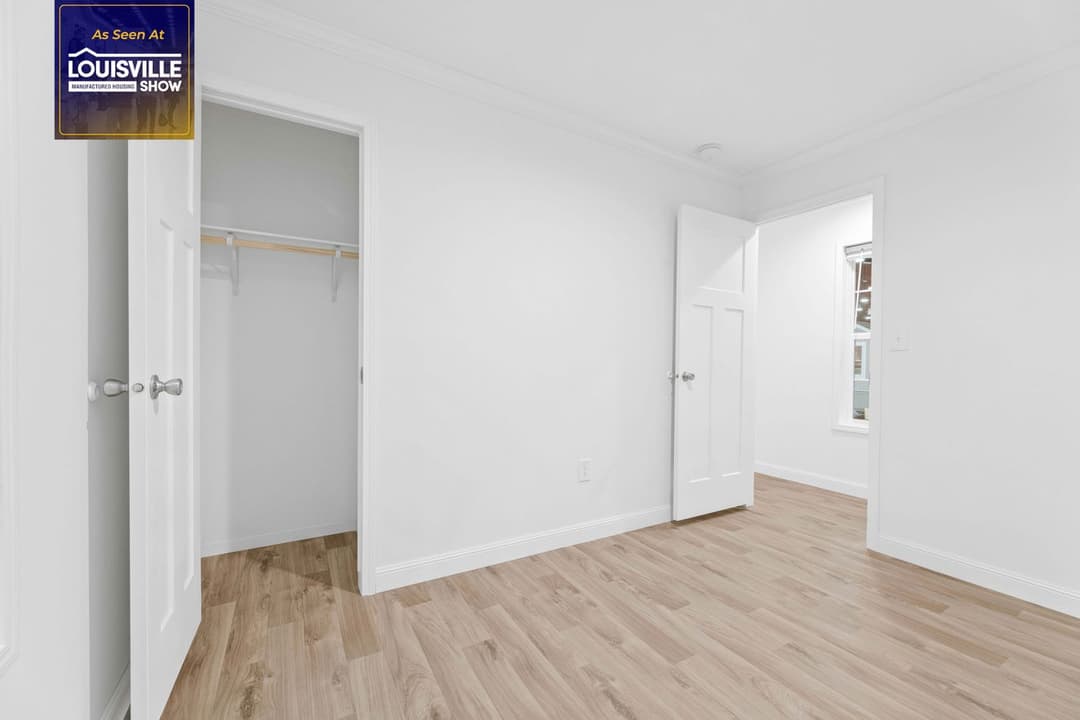 Palm harbor 16763t bedroom home features