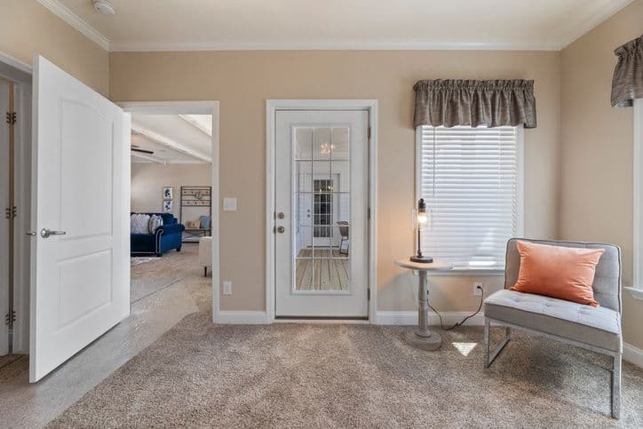 Timberview 32663e bedroom home features