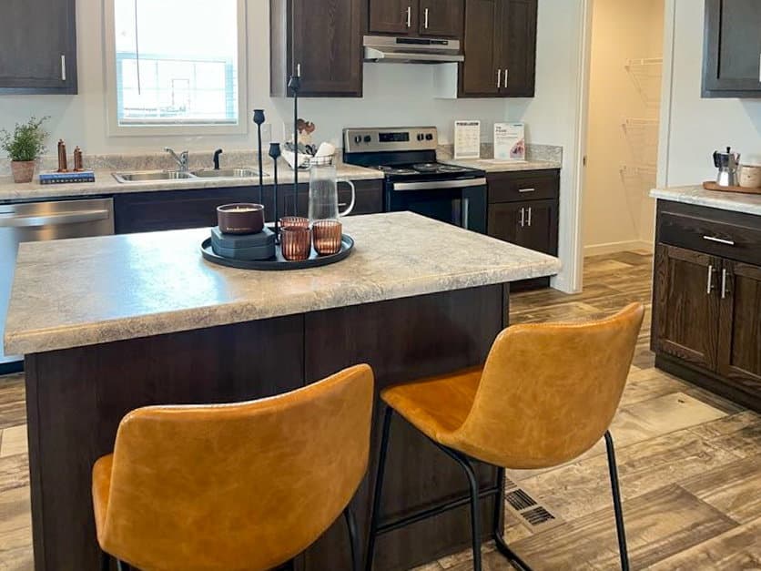 Lake manor double 2856h32p02 kitchen home features