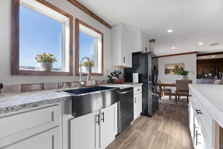 Reece 32663a kitchen home features