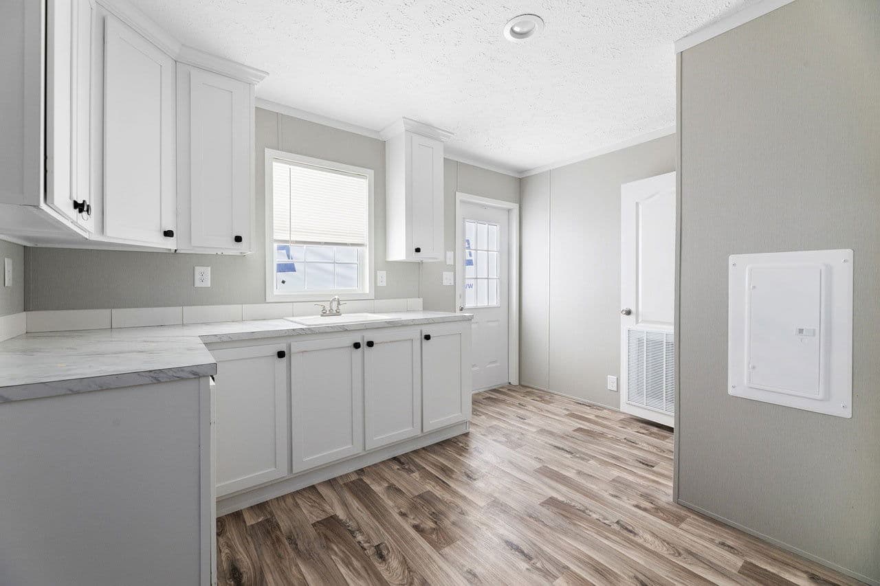 Pure 28563x interior home features