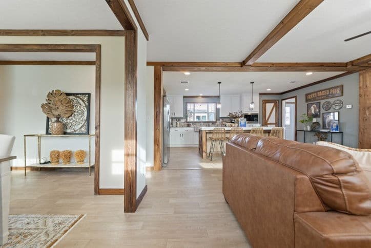 Goose 28643a interior home features