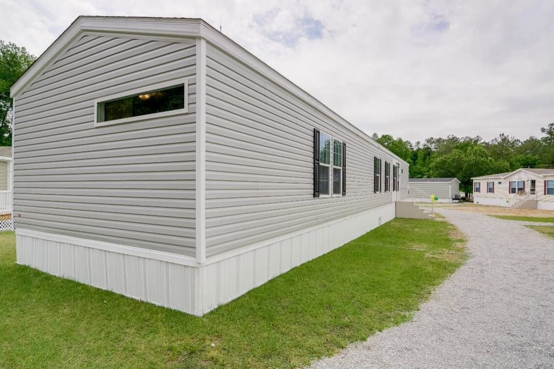 Velocity 16763l exterior home features