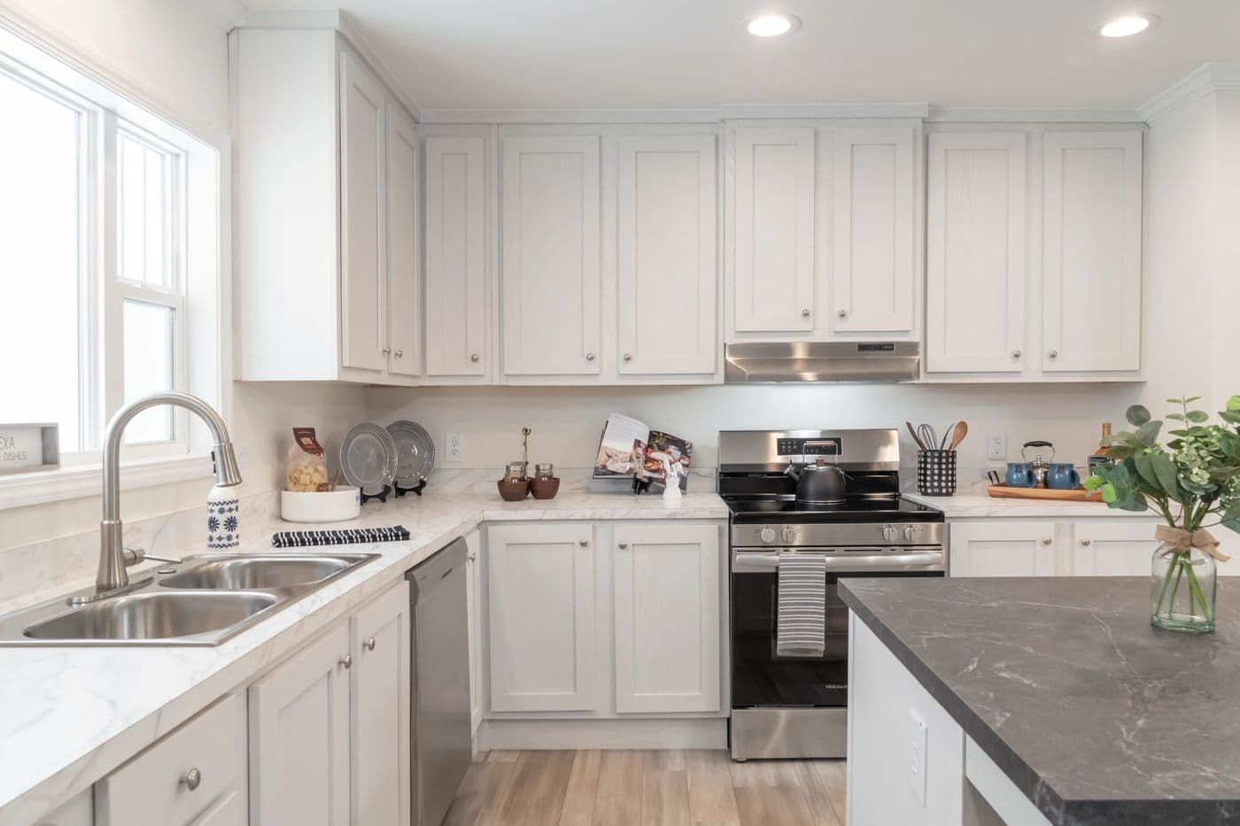 Clearwater kitchen home features