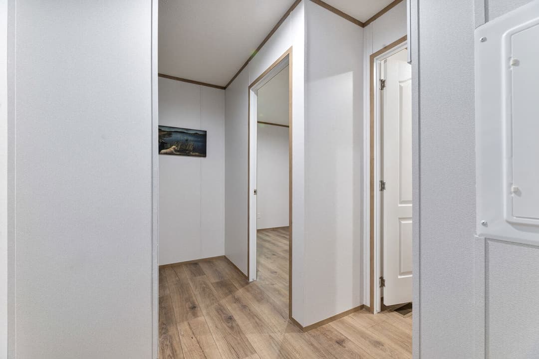 Augusta 16562a interior home features