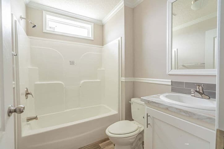 Kimbrel 28764a bathroom home features