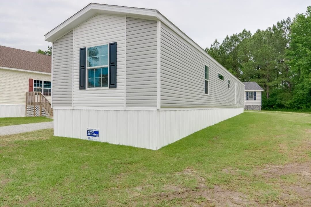 Velocity 16763l exterior home features