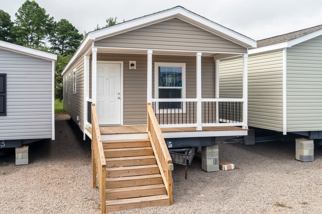Southport elevation and exterior home features