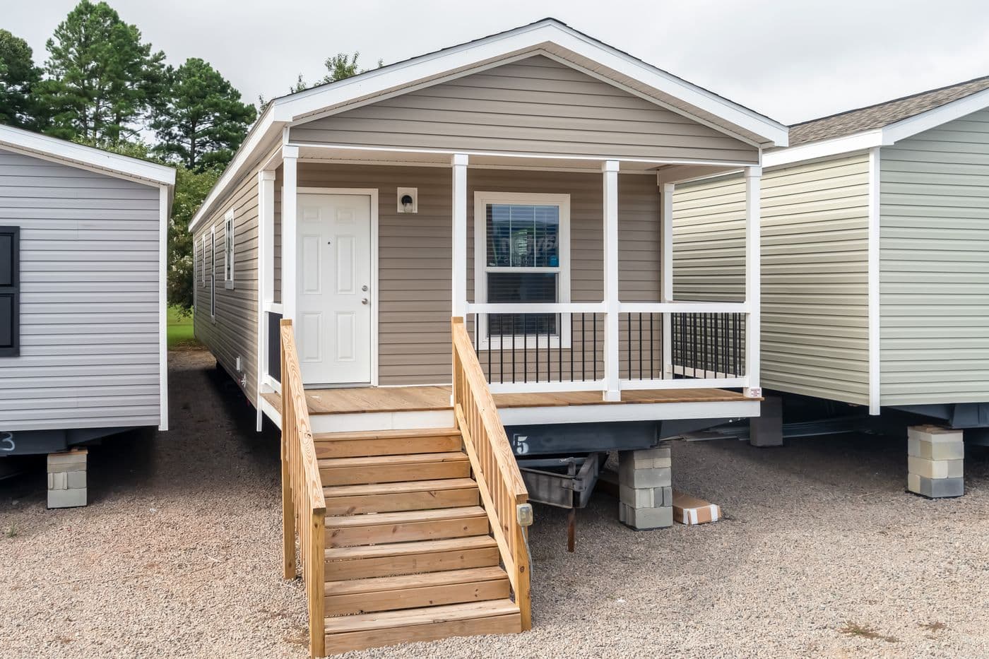 Southport elevation and exterior home features