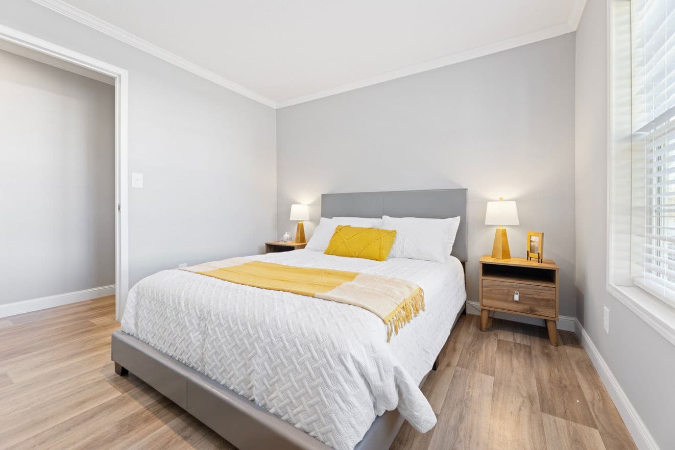 Cumberland duplex bedroom home features