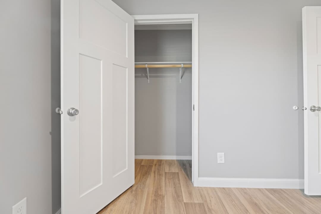 Cumberland duplex interior home features