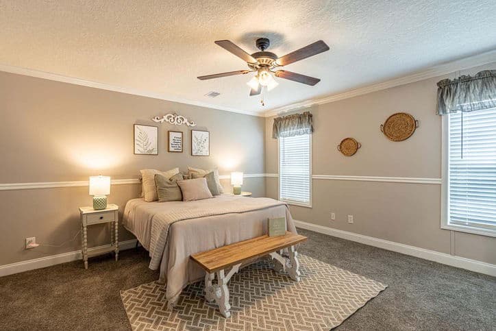 Isidro 32603c bedroom home features