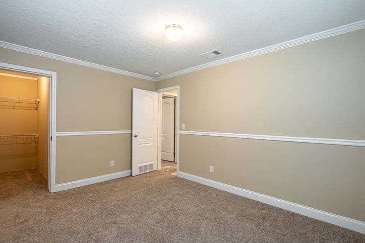 Anderson 32603b bedroom home features