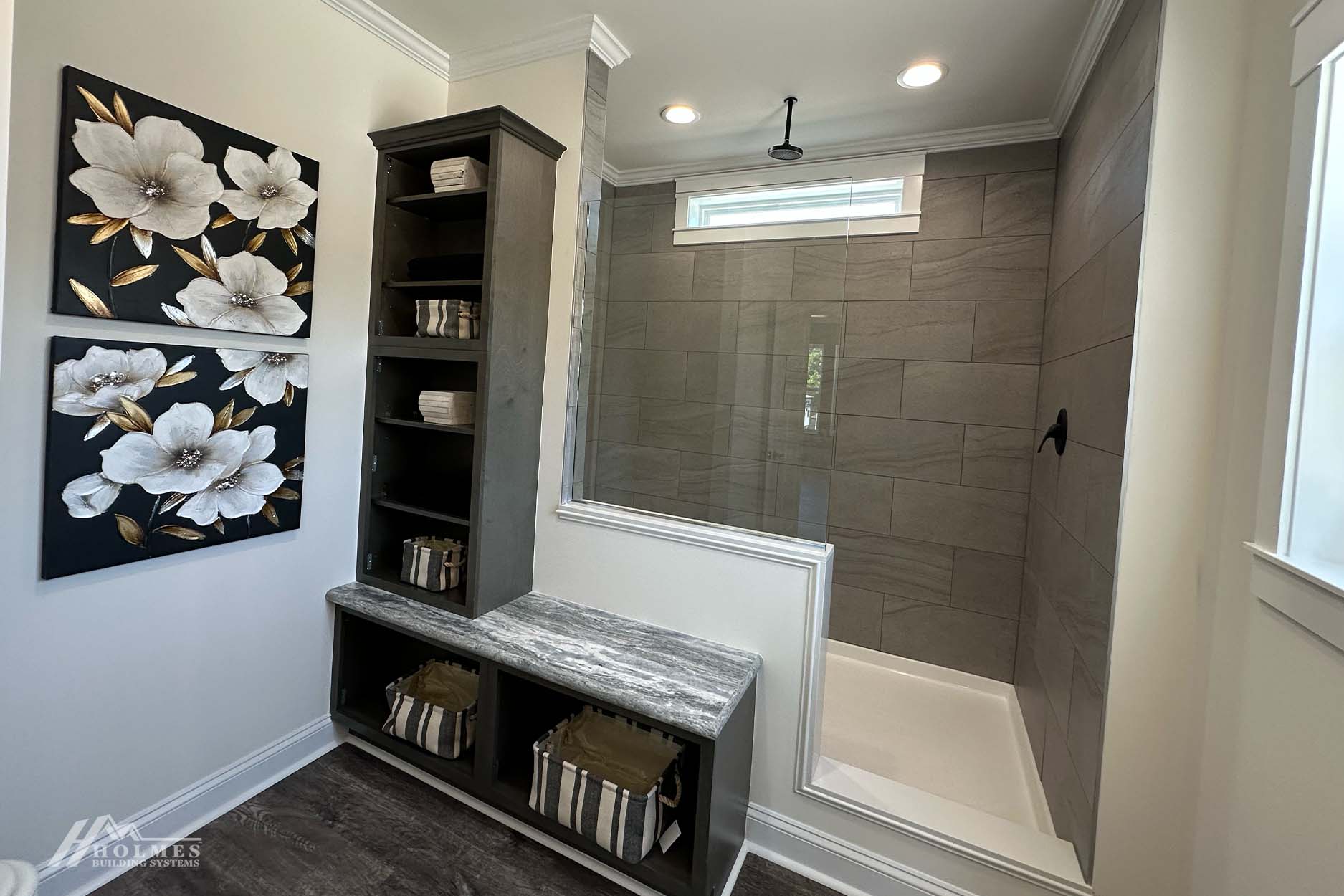 Caroline ii bathroom home features