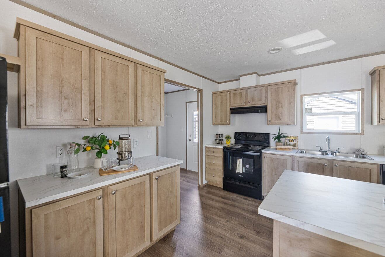 Phoenix 32483a kitchen home features