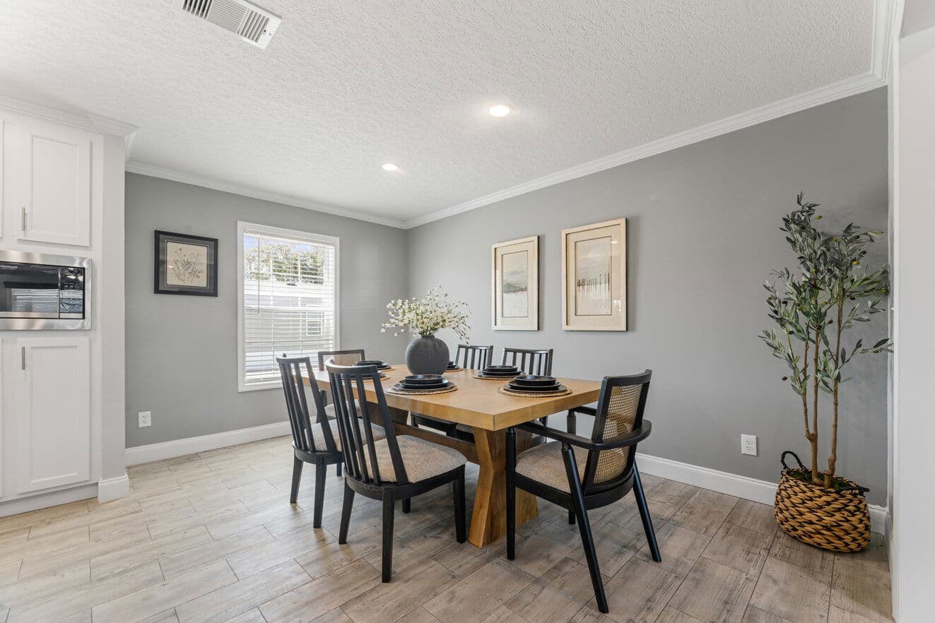 Jones 32764b interior home features