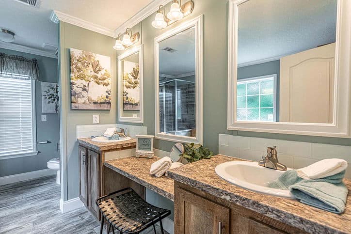 Anderson 32603b bathroom home features