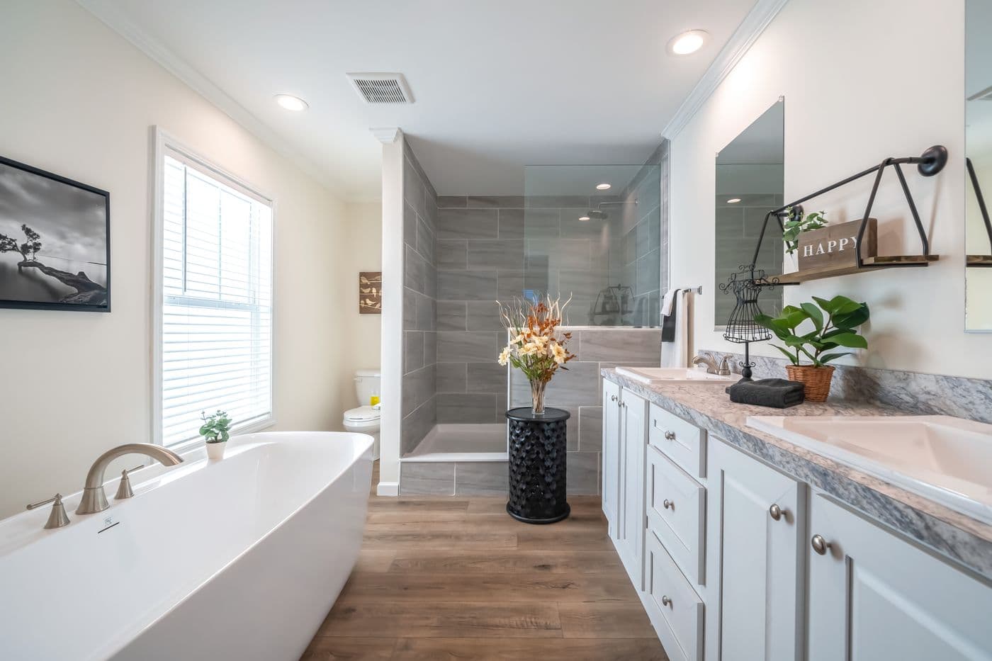 Carolina bathroom home features
