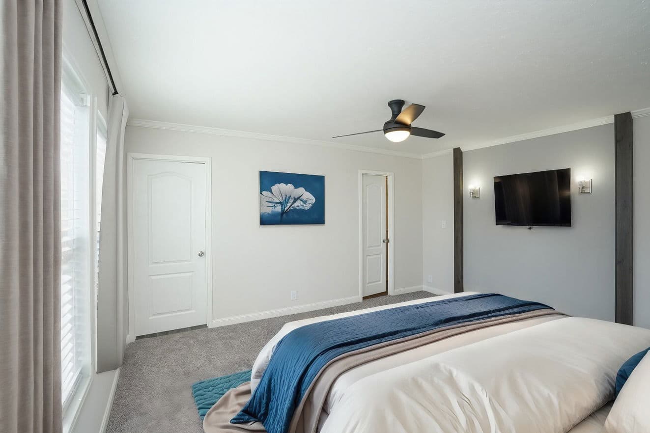 Velocity 16763l bedroom home features