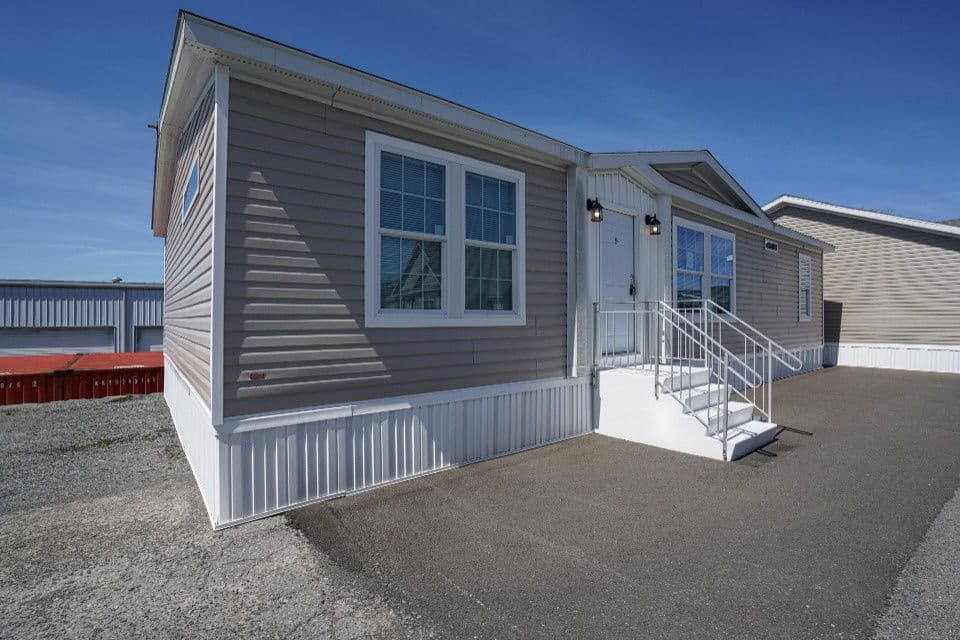 Pegasus 28483s exterior home features