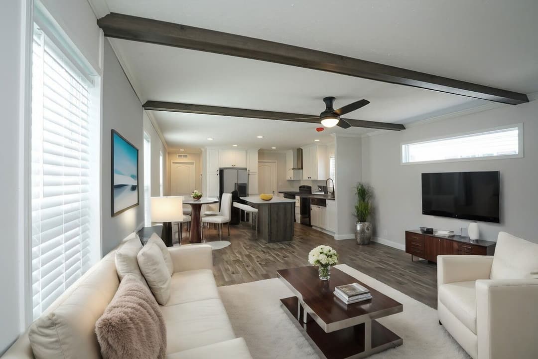 Velocity 16763l interior home features