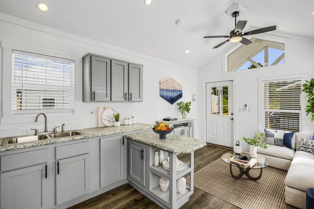  park model 528 kitchen home features