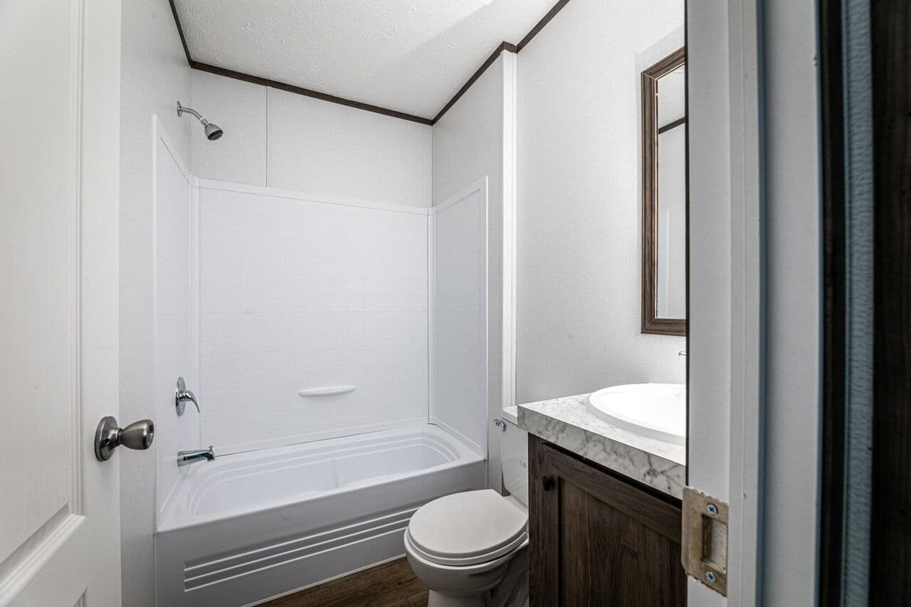 Phoenix 16763a bathroom home features