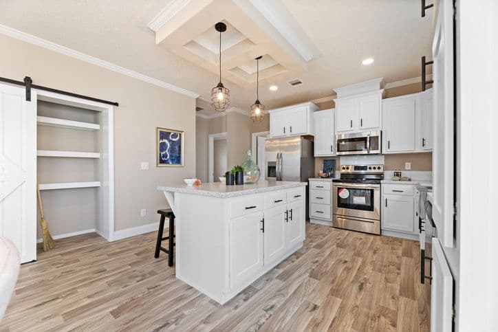 Timberview 32663e kitchen home features