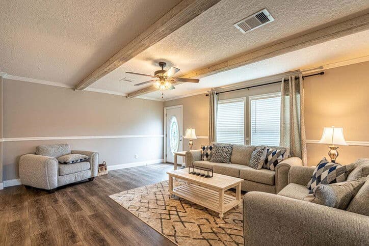 Isidro 32603c interior home features