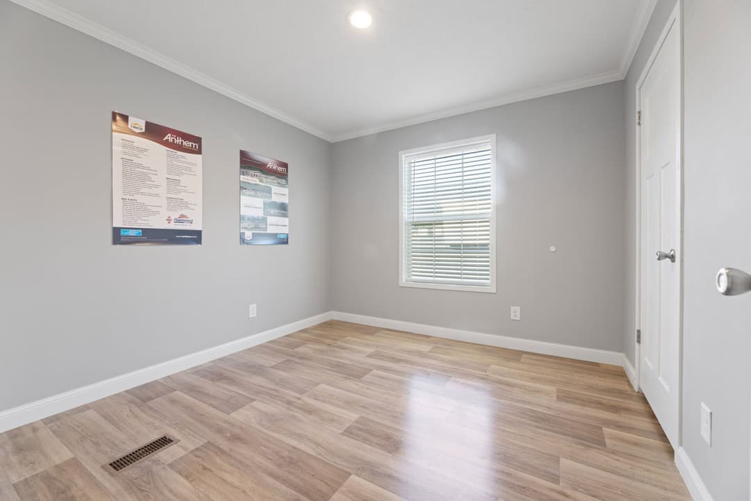 Roanoke duplex bedroom home features