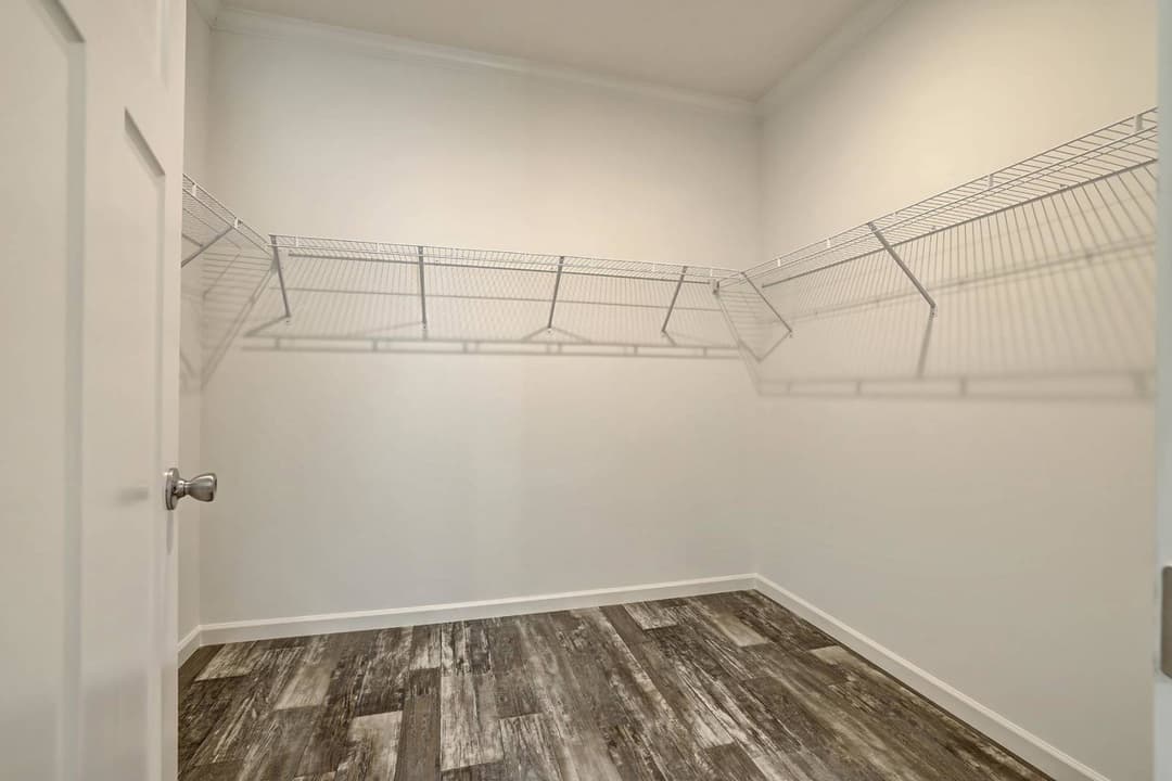 Ironclad 3276-20 interior home features