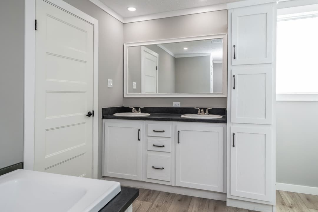 The blackwater bathroom home features