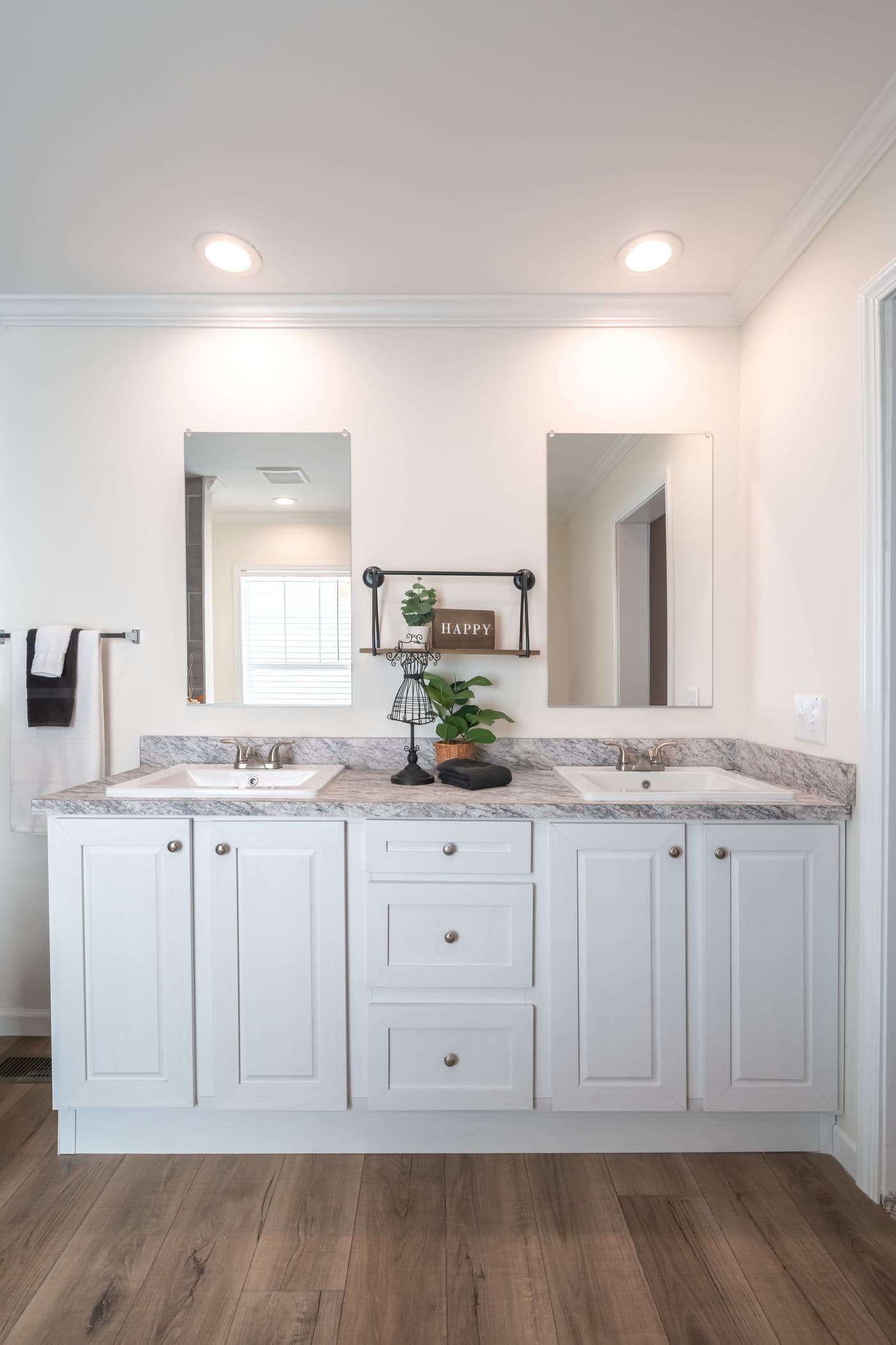 Carolina bathroom home features