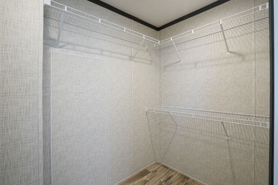 Pegasus 28483s interior home features