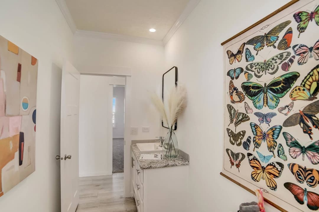 Ironclad 3260-05 bathroom home features