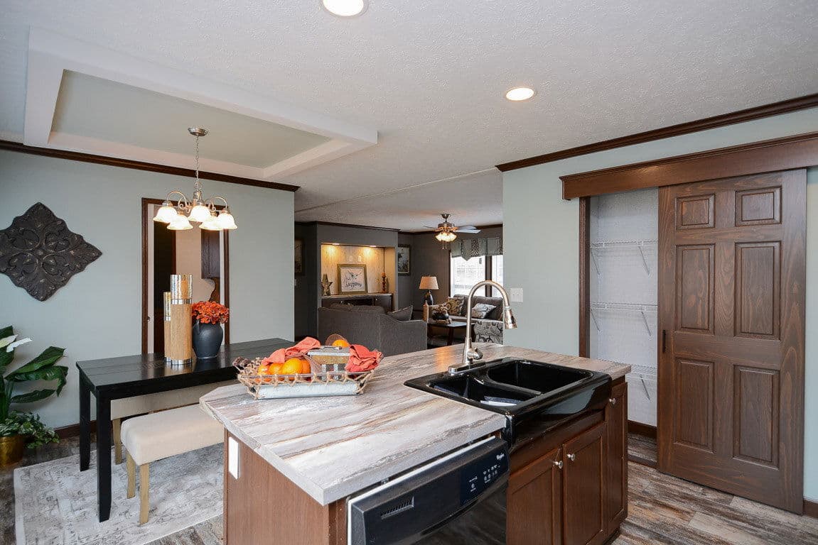 Velocity 28563k kitchen home features